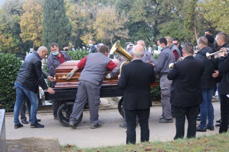 Sahrana Aleksandra Šarca