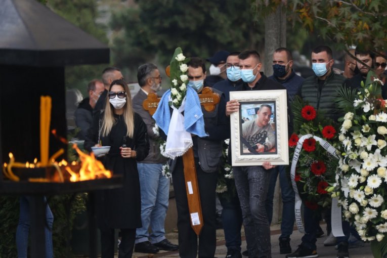 Sahrana Aleksandra Šarca