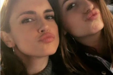 (FOTO) Svaka svekrva bi je za snaju poželela: Žena fudbalera LEPA KAO SUZA, ZGODNA KAO MANEKENKA, a PORODIČNA ŽENA!