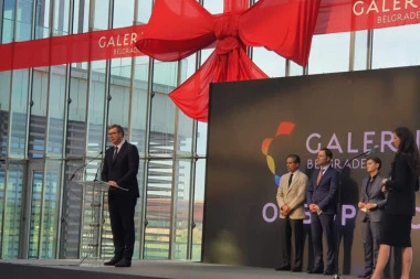 (VIDEO) NEKOME JE CILJ RUŠENJE VLASTI, NEKOME USPEH SRBIJE: Ovo su poruke predsednika Vučića sa otvaranja najvećeg šoping mola na Balkanu