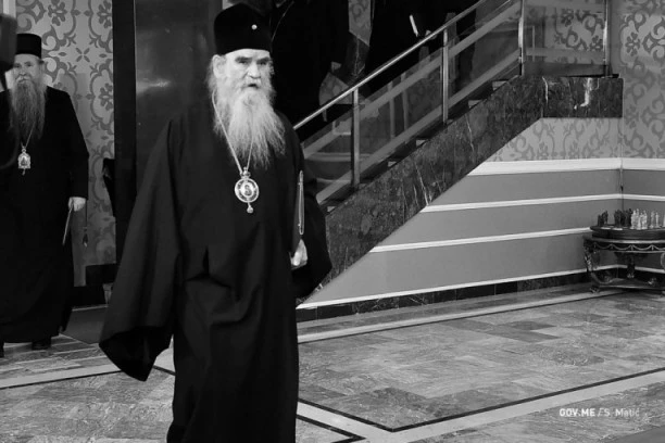 KRČIO SI PUTEVE OD ZLA, BOG JE HTEO DA ODEŠ K NJEMU: Potresan oproštaj od mitropolita Amfilohija!