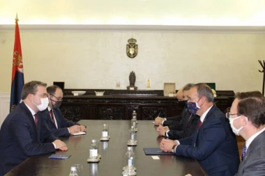 NOVI MINISTAR SPOLJNIH POSLOVA SA AMBASADOROM SAD: Selaković i Godfri o jačanju saradnje