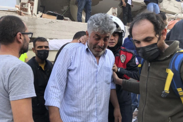 Zemljotres koji je razorio Tursku i Grčku: Broj žrtava porastao na 100, u bolnici još 147 osoba!