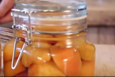 ZAHVALITE NAM SE KASNIJE: Jedinstveni RECEPT za slatko od dunja kome niko ne može da odoli!