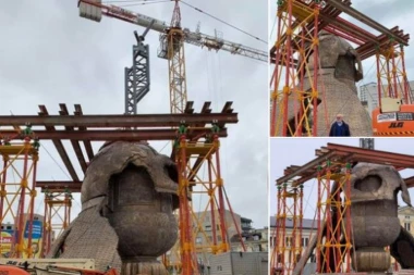 Vesić: Počelo je postavljanje skele oko spomenika Stefanu Nemanji