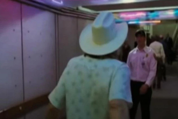 (FOTO) POTRESAN PRIZOR IZ BOLNICE! Priključen na aparate i infuziju: Glumac koga svi obožavaju je oboleo od raka!