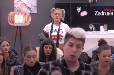 (VIDEO) Matora ŽESTOKO URNISALA Sanju! Sram te bilo, šta si uradila za ŠAKU NOVCA! Pereš se od mene!