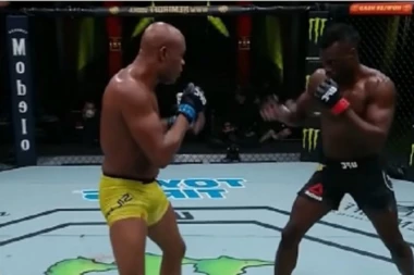 PORAZ ZA KRAJ: Legendarni Silva se od MMA oprostio neuspehom!