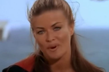(VIDEO) BILA JE SEKS SIMBOL DEVEDESETIH: Karmen Elektra je i danas BRUTALNO dobra riba!