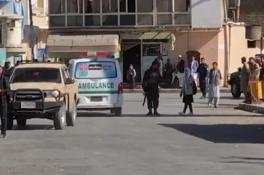 (VIDEO) MASAKR U PRESTONICI: Teroristi upali na sajam knjiga, ubili najmanje 20 ljudi!