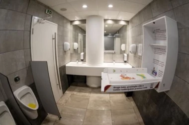 Postavljena previjalica za bebe u muškom toaletu "Kombank dvorane"!