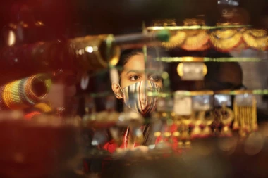 HAPŠENJE ZBOG NEVEROVATNE PREVARE U INDIJI: Lakovernom lekaru prodali "Aladinovu čarobnu lampu"