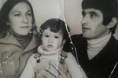 (FOTO) NIKADA NE BISTE POGODILI: Ovako je naš poznati glumac izgledao u detinjstvu!