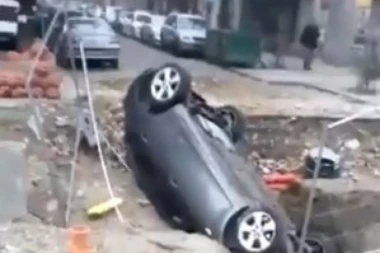 (FOTO, VIDEO) ŠOK SCENA NA DORĆOLU! Beograđani zatekli NESVAKIDAŠNJI prizor: Svi se krste i pitaju samo jedno!