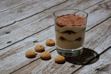 (RECEPT) GOTOV ZA 15 MINUTA! Ovo je JESENJI TIRAMISU stvoren za uživanje uz kafu