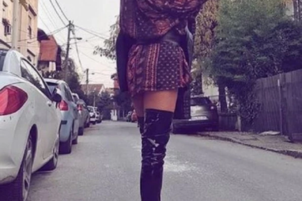 (VIDEO) ANA NIKOLIĆ POKAZALA GRUDI PA ZAPALILA DRUŠTVENE MREŽE: Šta li će Rasta reći na ovo?