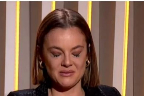 Slavica Ćukteraš se oglasila nakon JAKOG ZEMLJOTRESA: Pevačica iznela JEZIVE DETALJE, tonula je u krevet, jedva izvukla živu glavu! (FOTO)