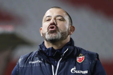 (VIDEO) DA SE NAJEŽIŠ: Stanković održao neverovatan MOTIVACIONI govor fudbalerima Zvezde posle epske pobede!