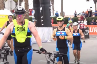 (VIDEO) KAKAV ČOVEK: Kris Nikić postao PRVA OSOBA SA DAUNOVIM SINDROMOM da ZAVRŠI "Ajronmena", ušao u GINISOVU KNJIGU REKORDA!