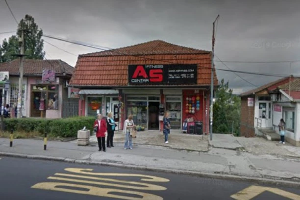 STRAHOTA! Mladić (18) izboden nožem u beogradskoj TERETANI