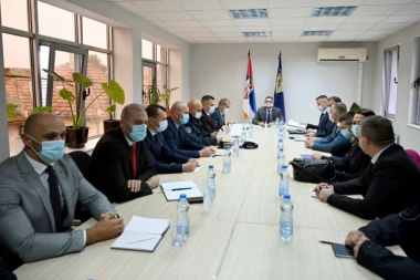 AFERA KRTICA DRMA SRPSKU POLICIJU: Smenjeni šef u MUP-u pretio MINISTRU