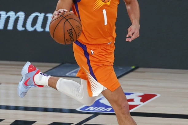 MONSTRUOZNA PARTIJA: Buker vodio Sanse do pobede nad Klipersima!