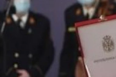 ČAST I PONOS: Doktor Kon otkrio kome posvećuje ORDEN!