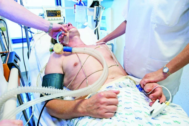 DRAMATIČNO: Nema mesta na intenzivnoj, lekari uskoro odlučuju ko će živeti, a ko umreti!