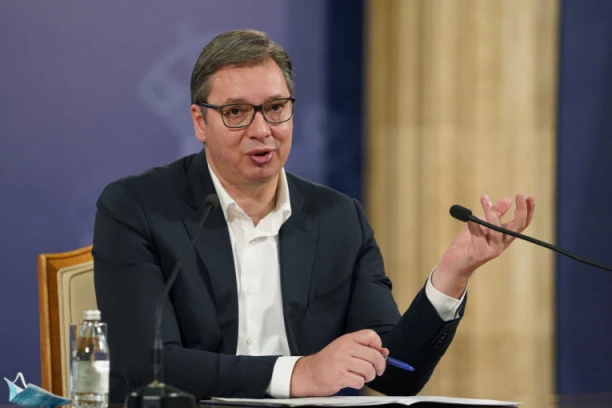 SVIM MAJKAMA, BAKAMA... Vučić čestitao 8. mart: Hvala za sve što činite za Srbiju!