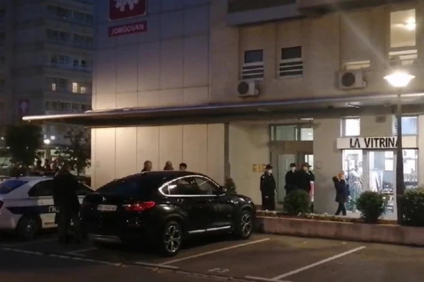 Poznato ko je ubijeni muškarac na Novom Beogradu: Dovođen u vezu sa Šarcem, blizak škaljarcima