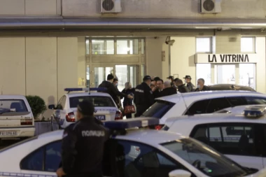 REPUBLIKIN RETROVIZOR: Moguća OBAVEZNA vakcinacija, nastavak OBRAČUNA klanova iz podzemlja, Srbiji PONOVO pobegao voz za EP!