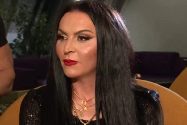 TRANSRODNA PEVAČICA ELEKTRA ELIT SE ZALAŽE ZA LEGALIZACIJU PROSTITUCIJE: U tom slučaju ne bi postojala razlika između KAMENJARKE i ELITNE