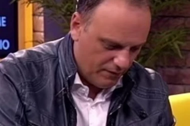 (FOTO) BIO JE BESKUĆNIK, OŽENIO NAŠU PRELEPU GLUMICU: Nakon svega progovorio o razvodu, pa briznuo u plač kad je video NJENU SLIKU!