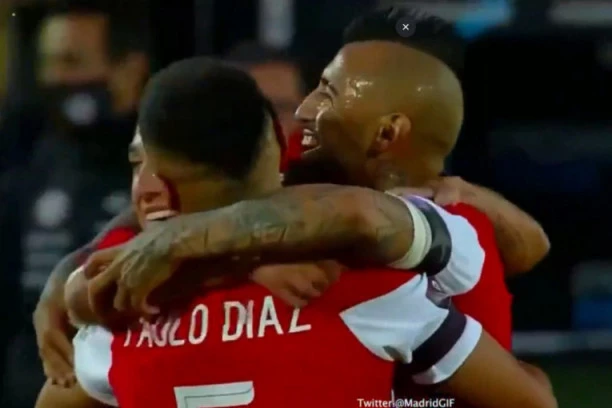 (VIDEO) ZASTAJE DAH! Ronaldo, Vidal ili Toliso? Kakve BOMBETINE, ovo je NAJLEPŠI gol u 2020. godini!