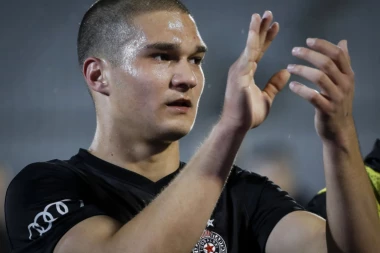 STIGAO KAO SLOBODAN IGRAČ: Đorđe Jovanović POJAČAVA crno-bele!