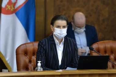 DA LI SE ZATVARAJU ŠKOLE? Premijerka je OVAKO odgovorila