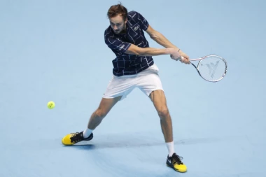 NEK SE SPREMI NADAL: Medvedev UTERUJE STRAH U KOSTI protivnicima!