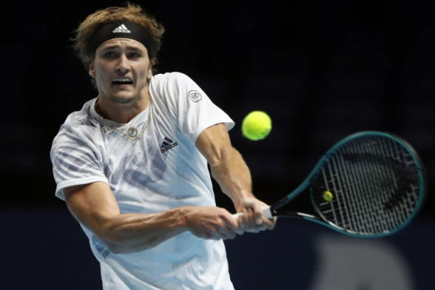 ZVEREV UHVATIO POSLEDNJI VOZ: Nemac posle velike borbe slomio Švarcmana!