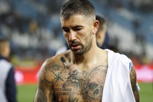 TRESE SE MARAKANA: Odmakli PREGOVORI, Kolarov sve bliži Zvezdi!