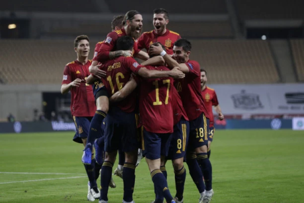 OTKUD JOJ PRAVO?! Tačijeva mezimica i navodna ljubavnica Medlin Olbrajt OPLELA PO ŠPANCIMA ZBOG ODKLUKE O MEČU SA TZV. KOSOVOM!