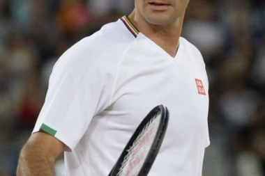 PONOVO PONIZIO NOLETA: Federer je UDARNA VEST u Londonu!