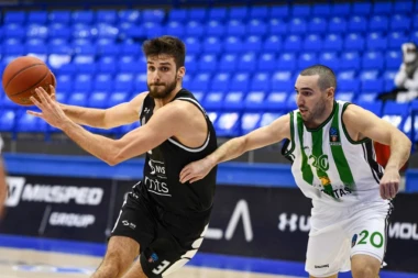 SJAJNE VESTI ZA CRNO-BELE: Huventud GURNUO Parizan ka TOP 16!