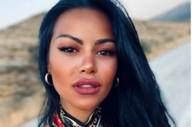 (FOTO) NA KOJU FORU, CARE? Jedini Srbin koji je draftovan šeta ovu EGZOTIČNU LEPOTICU!