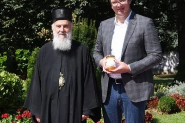 TAKVI KAO VI NIKADA NE ODLAZE: Vučić se oprostio od patrijarha
