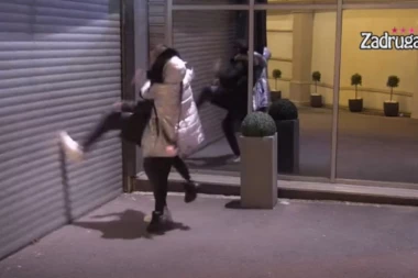 (VIDEO) DRAMA U ZADRUZI! PALA MU KLAPNA: Pretio da će sve da ih UBIJE!