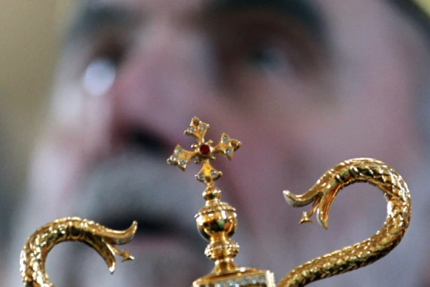 KANDIDATI ZA POGLAVARA SPC: Rat za tron patrijarha