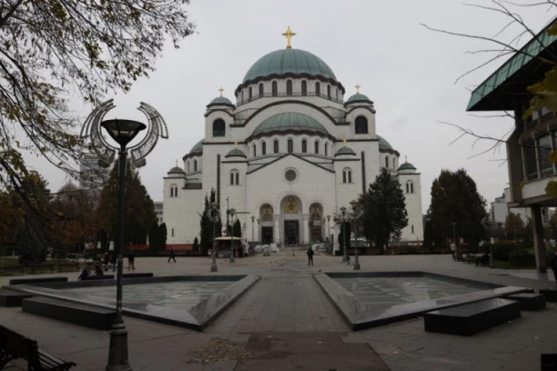 OKUPILO SE MANJE VERNIKA NEGO PRETHODNIH GODINA: Božićna liturgija u Hramu Svetog Save