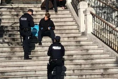 ZBOG OVOGA SU SE DIGLI SLOVENCI, A SLUČAJ STIGAO I DO PARLAMENTA: Kažnjen jer je jeo burek bez maske, vlasnik pekare traži da on plati kaznu!