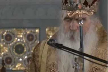 DIRLJIV OPROŠTAJ EPISKOPA BAČKOG IRINEJA OD PATRIJARHA: Stvarao je mir!