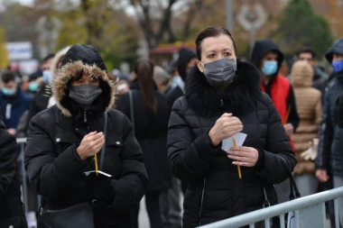 Da li ste primetili da nema cveća na sahrani patrijarha? Pokojni Pavle je napisao tekst protiv donošenja